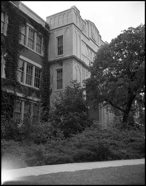 Primary view of object titled '[Administration Building at North Texas State Teachers College]'.