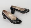 Thumbnail image of item number 2 in: 'Leather pumps'.