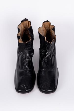 Primary view of object titled 'Chelsea boots'.