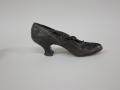 Thumbnail image of item number 3 in: 'Heeled shoes'.