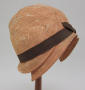Thumbnail image of item number 1 in: 'Cloche'.