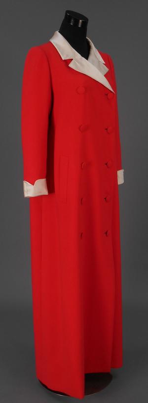 Primary view of object titled 'Coat'.