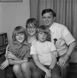 [Mr. and Mrs. Coomes and their children, 2]