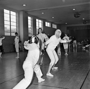 [Women's fencing competitions, 2]