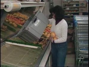 [News Clip: Gassed grocery]