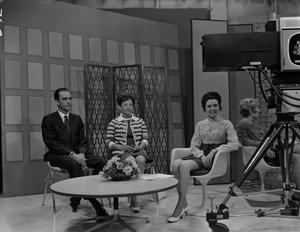 [Bobbie Wygant with two guests]