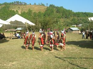 Leipungtampak dancers in the middle of the performance