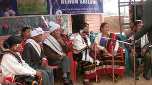 Laapuu and Laapii singing at the first death anniversary celebration of late Behon Shilshi at Deering Khu