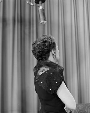 [Photograph of the back of Ann Alden]