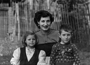 [Photograph of Doris Stiles Williams with children Tim and Carol Williams]