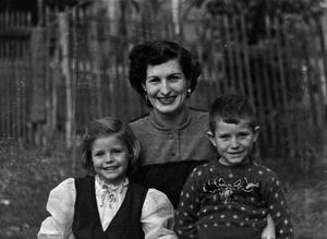 [Photograph of Doris Stiles Williams with children Tim and Carol Williams, 3]