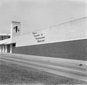 [Photograph of Texas College of Osteopathic Medicine]