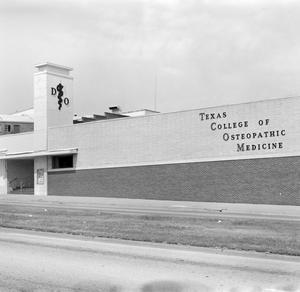[Texas College of Osteopathic Medicine photograph]