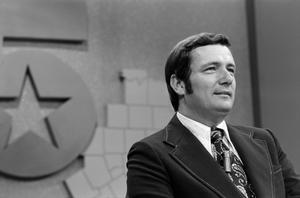 [Roy Eaton on a Channel 5 set]