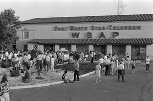 [Crowd in front of the WBAP building, 2]