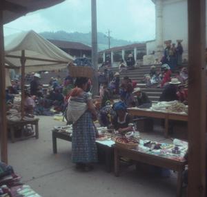 [Individuals at the Mercado Central Totonicapán]