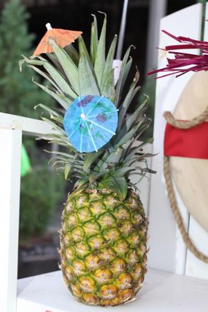 [Pineapple decoration at the second pit-stop]