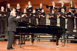 [Conductor and A Cappella Choir at Choral Fest 2007]