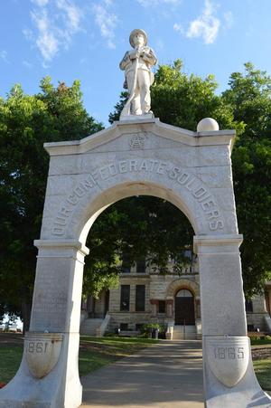 [Confederate Monument]
