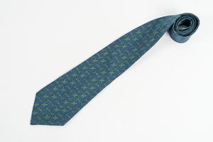 Patterned silk necktie