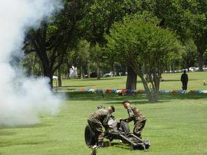 [Soldiers shoot cannon at TXSSAR event, 2]