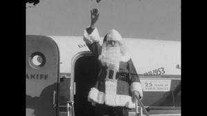 [News Clip: Airliner Brings Santa to Dallas]