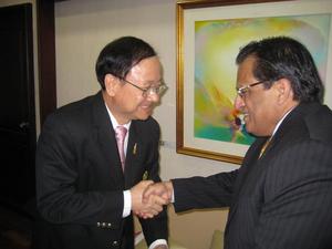 [Vish Prasad with Chulalongkorn president at delegation meeting]