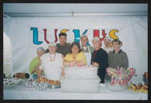 [Lucky's breakfast serving crew: Lone Star Ride 2003 event photo]