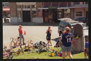 [Bikes strewn across the Decatur courthouse lawn: Lone Star Ride 2001 event photo]