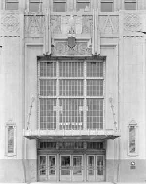 [Façade of the T&P station]