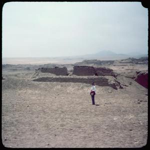[Lorena at the Archaeological Sanctuary of Pachacamac]