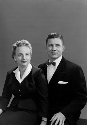 [Photograph of husband and wife, Redmond and Ernest Warren]