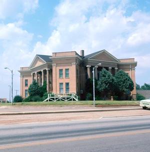 Primary view of object titled '[Fisher County Courthouse in Roby, TX]'.