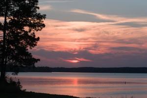 [Sunset Splendor at Toledo Bend Reservoir]