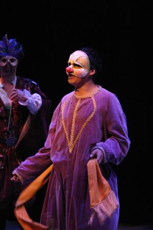 [Juan Alberto Galván plays Mercutio in "Roméo et Juliette," 1]