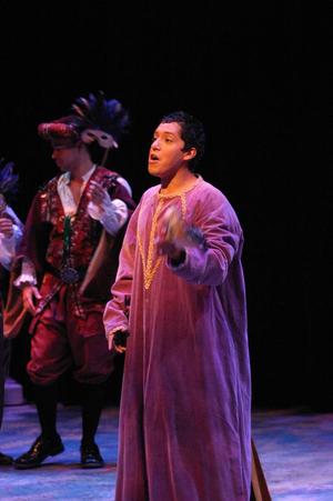 [Juan Alberto Galván plays Mercutio in "Roméo et Juliette," 2]
