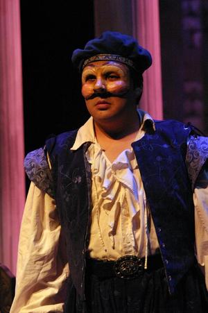 [Kevin Park plays Roméo in "Roméo et Juliette," 4]