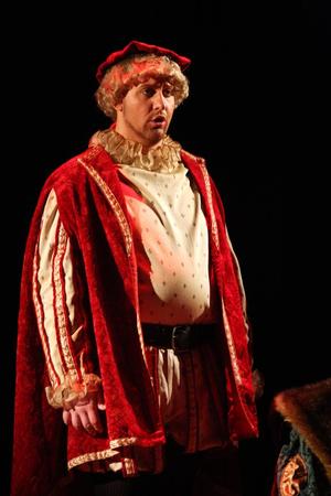 [Stephen Cunningham plays Comte Pâris in "Roméo et Juliette," 3]