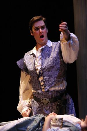 [Kevin Rybowicz plays Roméo in "Roméo et Juliette," 10]