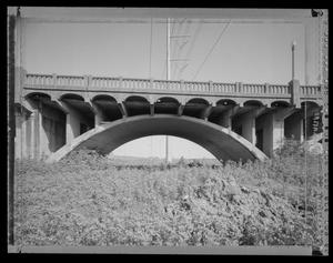 [Commerce St Bridge from Bottom, 1992]