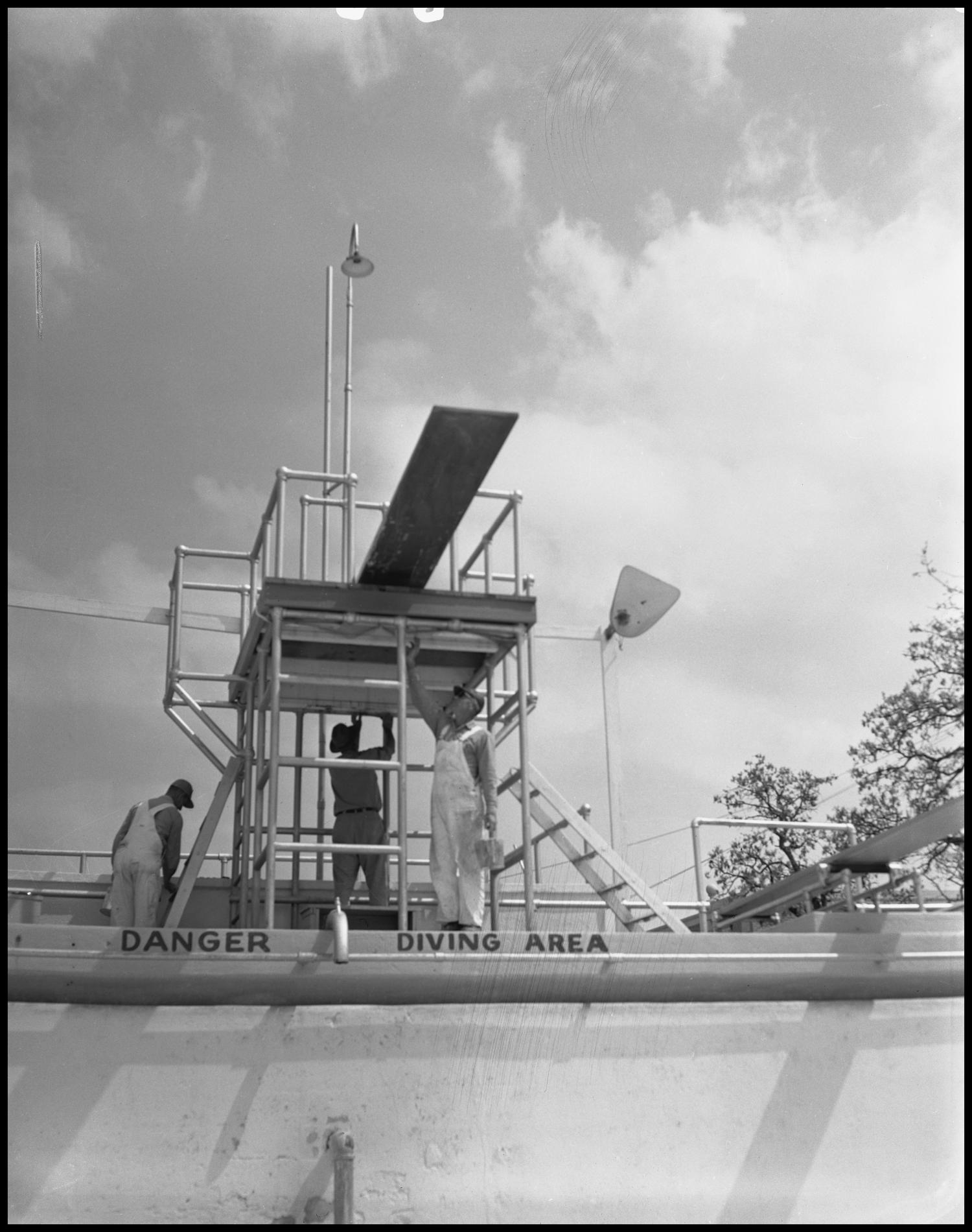 [Men by Diving Board]
                                                
                                                    [Sequence #]: 1 of 1
                                                