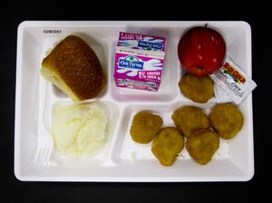 Student Lunch Tray: 02_20110411_02B5997