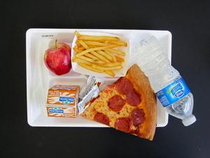 Student Lunch Tray: 01_20110415_01A6163