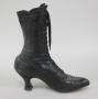 Thumbnail image of item number 3 in: 'Beaded leather boots'.