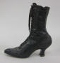 Thumbnail image of item number 4 in: 'Beaded leather boots'.