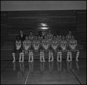 [1963-1964 Men's varsity basketball teams, 2]