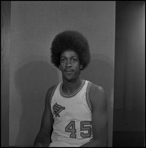 [1976 No. 45 Eagles basketball player]