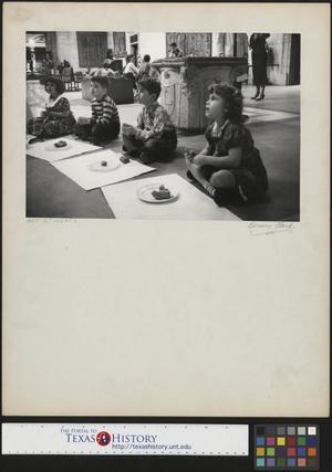 [Children at Detroit Institute of Art]