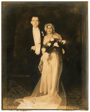 [Luis Alvarado and Mariá Cuellar wedding portrait]