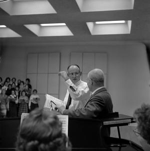 [A Cappella choir with director Frank McKinnely, 3]
